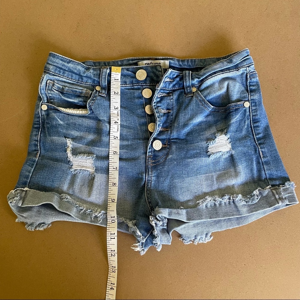 Refuge Distressed Jean Shorts - Picture 4 of 8
